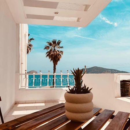 Bluehouse Apartment Porto Rafti Exterior photo